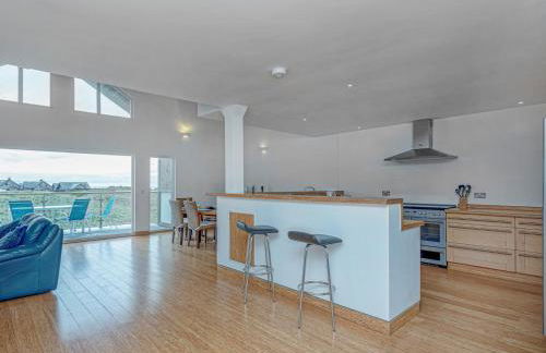 Celyn Y Mor Stunning Rhosneigr Family Beach House - Pass the Keys - Foto 20