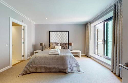 3 Bed 3 Bath Luxury Penthouse With River & City Skyline Views - Foto 8