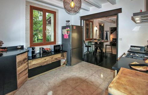 Lovely Home In La Roche St Secret - Photo 27