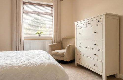 Contemporary Private Home Near Nottingham with Free Parking and Garden - Foto 11