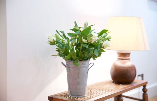 JOIVY English Retro 2BR Apt Near Battersea Park - Photo 25