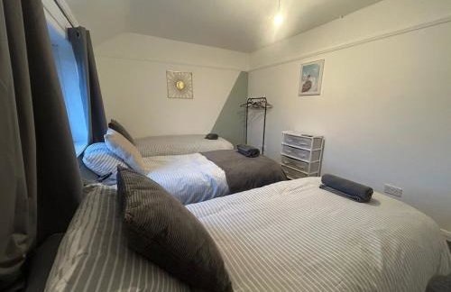 Contractor Friendly Spacious 3 Bed With Private Parking - Foto 25