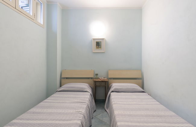 3 bedroom House in Cipressa with garden and terrace - Photo 15