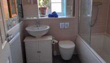 Silverstone White House - Photo 4