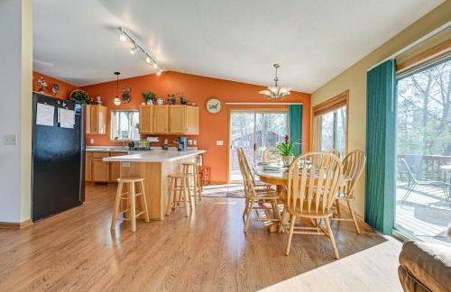 Lake Wissota Home with Private Dock and Fire Pit! - Foto 3