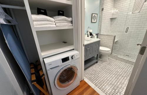 Charming Victorian Home Downtown Newport - Photo 27