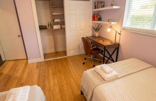 Hidden Gem Vacation Villa w Private Pool & TikiHut - Foto 37