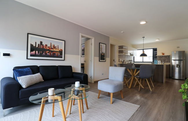 w Spectacular 2BR in Miraflores - Photo 2