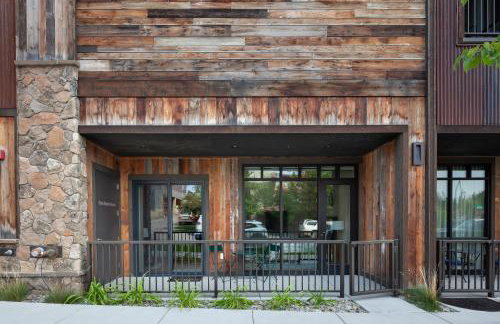 BEST Location, Large & Modern, Glacier Avails! - Foto 24