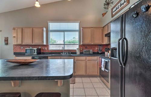 Hot Tub and Fire Pit Phoenix Oasis Near Hiking! - Foto 4