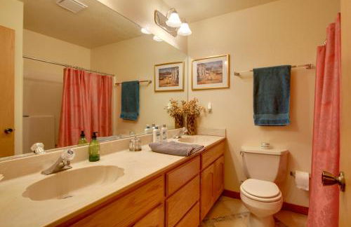 Spacious Kelseyville Home with Large Lakefront Deck! - Foto 17