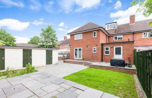 Modern 4 bedroom family home with driveway parking - Foto 3