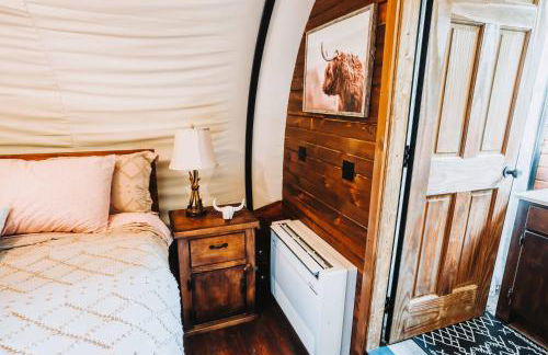 Heated & AC Full Bathroom Covered Wagon - Foto 11