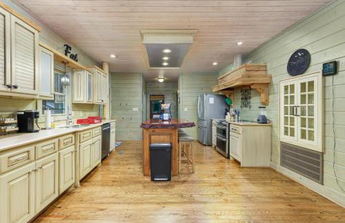 The Wagon Wheel Cabin Hot Tub Sleeps 10 Spacious - Foto 16