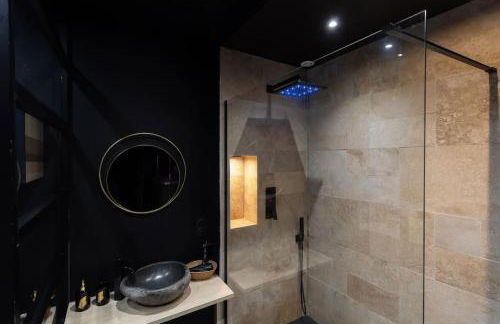 Le Pont des Amoureux Jacuzzi Wifi - Foto 9