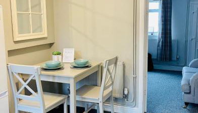 Beautiful, 1 Bedroom Cottage - Photo 5