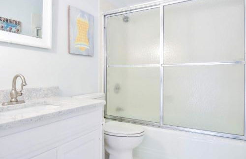 15526 - Luxurious Waterfront Home with Incredible Entertainment Space Secluded on Pleasant Bay - Foto 31