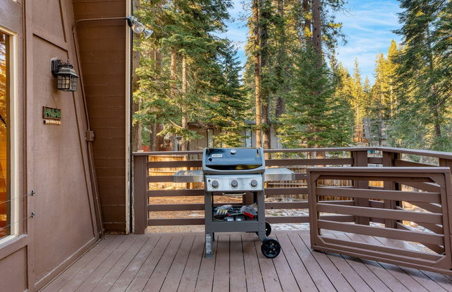 Lundy Bearden Serene Tahoe Retreat With Deck Fireplace and Forest Views - Foto 37