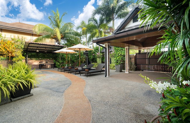 Bright Luxury Villa W Garden Pool & Sauna - Photo 30