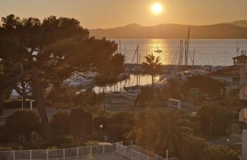 Beau 65 M2 en Front de Mer à St Raphaël - Piscine - Foto 42