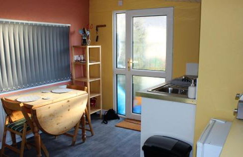 Redwood Lodge, Dee Valley Stays - cosy microlodge with detached private shower & WC - Photo 7