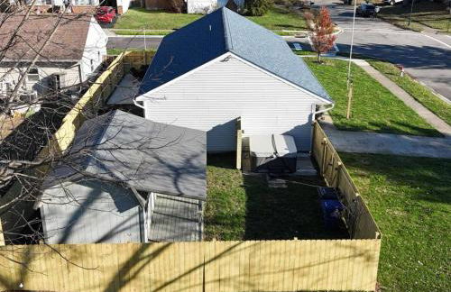 Private Ranch - Entire Home - 3 Bed Room - Hot Tub - King Bed - Fenced Yard - Pets & Kids Welcome - Game Shed - Free WiFi - Foto 40