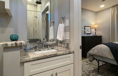 Great Family Home near Downtown - Foto 22