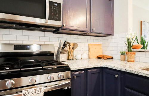 Cozy Home in the Heart of Aggieland - Photo 7