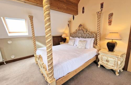 Lbtie Lodge with Two Private Hot Tubs - Fife - Loch Leven - Lomond Hills - Photo 6