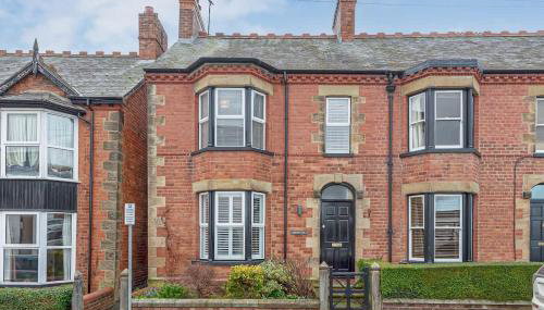 Beautiful Redbrick Home in Ruthin Centre & Parking - Foto 5