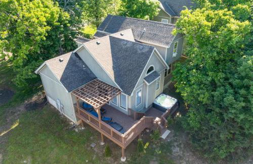 Hickory Hideaway with Communal Pool Access - Photo 67