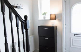 Large 4 Bed Home - Fast Wifi, Smart TV's & Free Parking - Near A66 - Foto 26