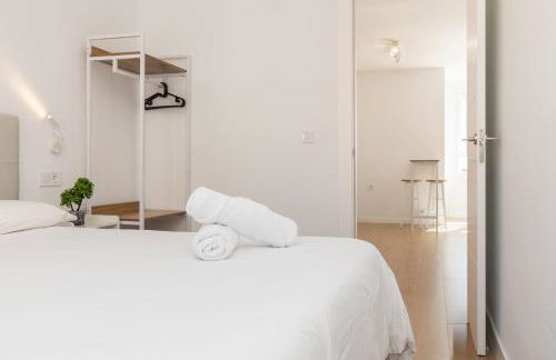 El Cable Apartament- A estrenar, apartamento céntrico y cerca de la playa - Photo 6