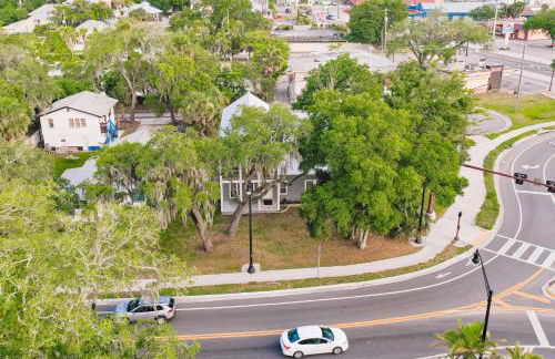 Updated, dog-friendly gem w/fenced yard, foosball & pool tables, WiFi, fireplace - Foto 35