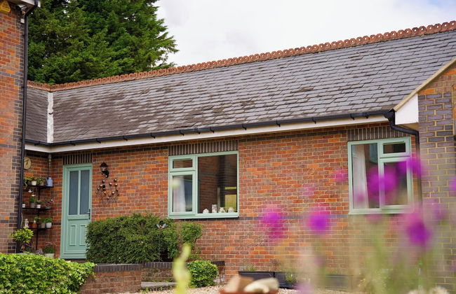 Tring Grange Cottage - Sleeps 2 - Onsite Parking - Foto 25