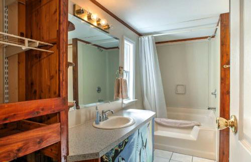 Ooltewah Cabin with Grill, Pool Table and Porch! - Foto 19