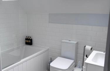 Castle-View Apartment & Free Parking on Site - Foto 15