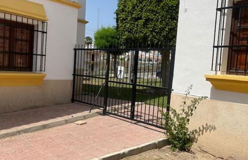 BEAUTIFUL RENOVATED 1 BEDROOM APARTMENT WITH ACCESS TO 4 POOLs - Foto 11