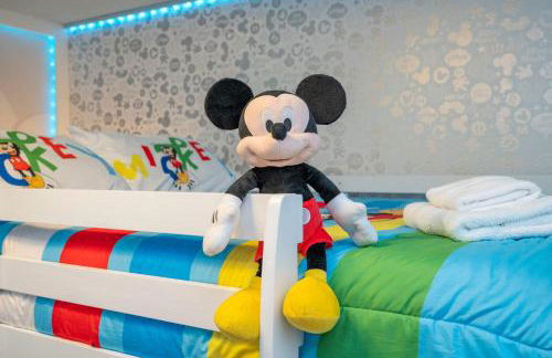 4BR Lakefront - Themed Rooms - Pool & BBQ! - Foto 71