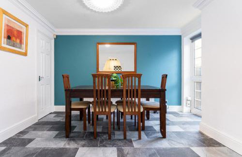 Purley House-Sleeps 8-Near Gatwick-Games Room - Foto 18