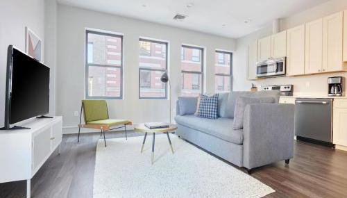 Bright FIDI 1 Bedroom Centrally Located - Photo 1