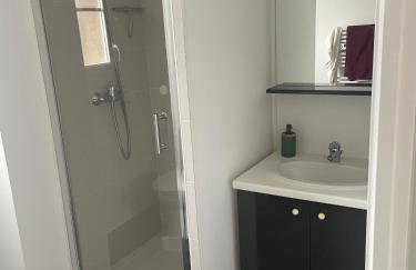 Charmant T2 rénové avec balcon, proche plage et commerces - Foto 14