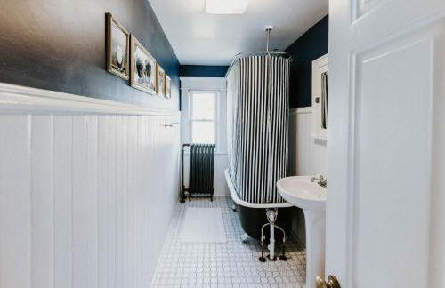 Retro Gem Box Victorian Steps from Irvine Park - Foto 25