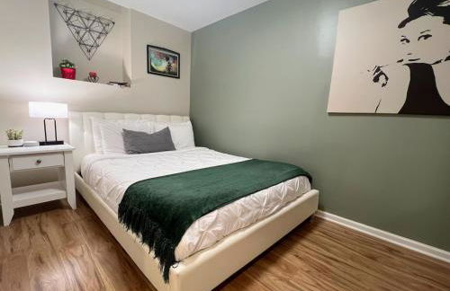 The Banksy-Free Parking -4 bedroom w King bed- Firepit Rooftop near United Center - Foto 41