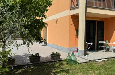 Welcome Home Serravalle - private parking and garden - Photo 2