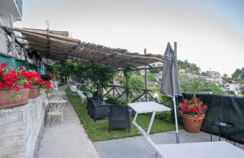 Admiring Amalfi - Photo 45