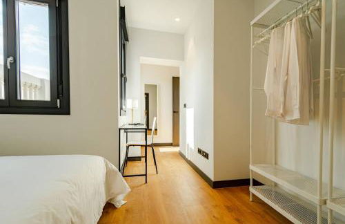 Edificio Fénix by Plaza Mayor Apartamentos - Photo 8