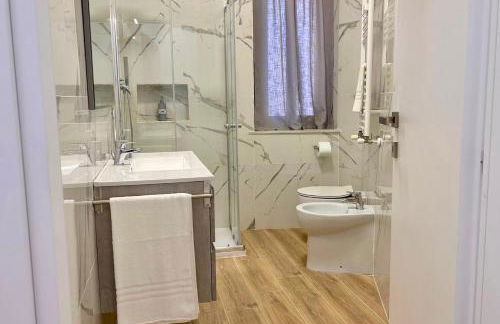 PyramidHouse Rome - Apartment 100mq with View - 2km from the Colosseum - Foto 7