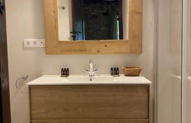 Masia La Morera autenticidad renovada 100 porcien a 10 minutos de Sitges en coche 12 huespedes Piscina Aire Aconc 6 Suites Apertura 15 Julio 2025 - Foto 40