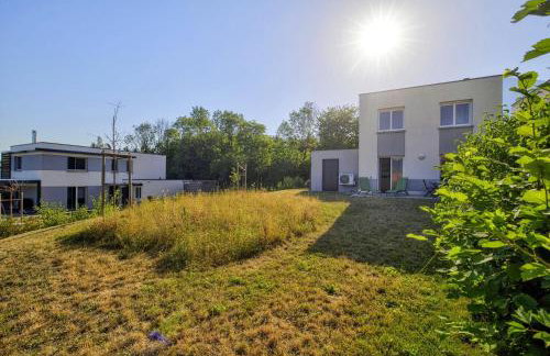 VILLA VUE LAC -3 chambres jardin-proche du lac et du Centre-ville , 2 places parking - Foto 52